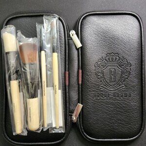 NEW Bobbi Brown 4pc Makeup Brush Set with Zippered Case - Full Size Brushes